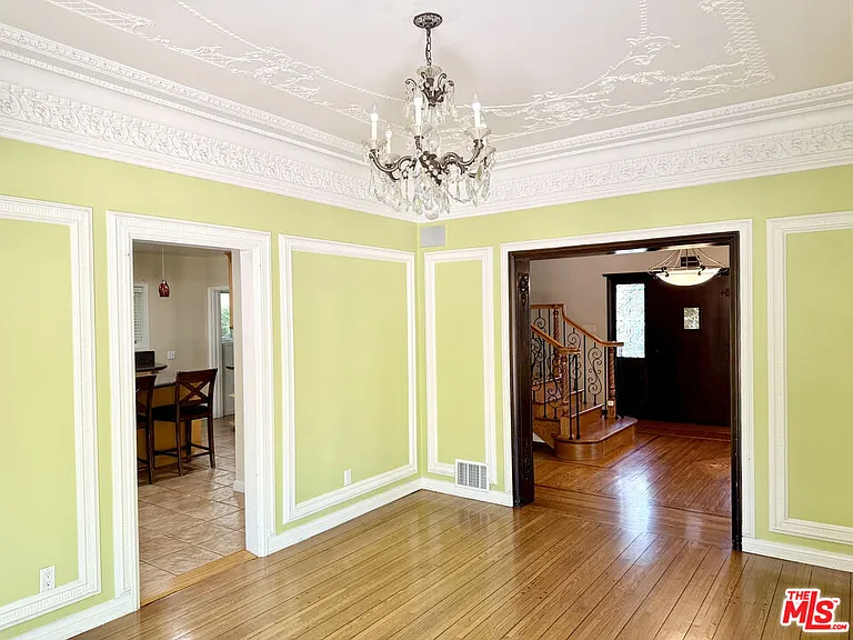 1861 W Mountain St — Photo 17