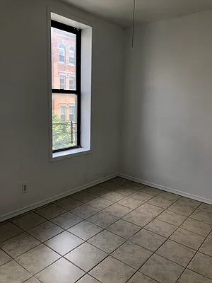 Rented by Compass | media 10