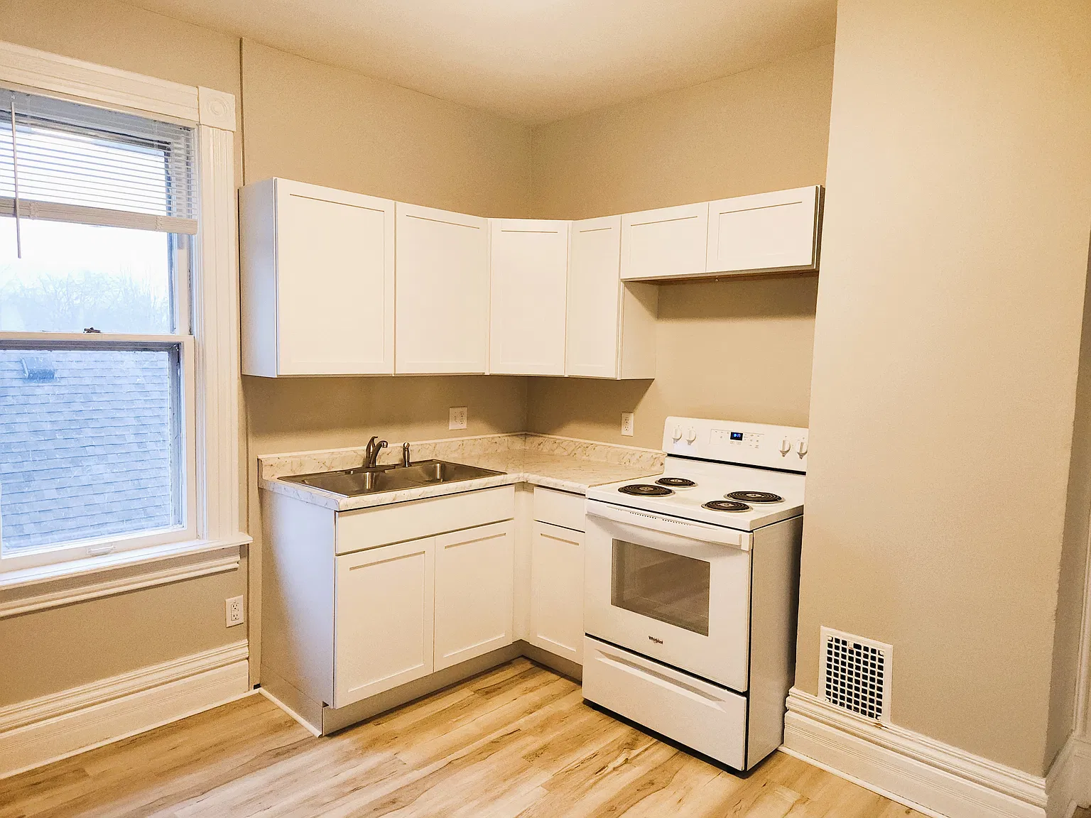 1 bed, 900 sqft, $950 — Photo 3