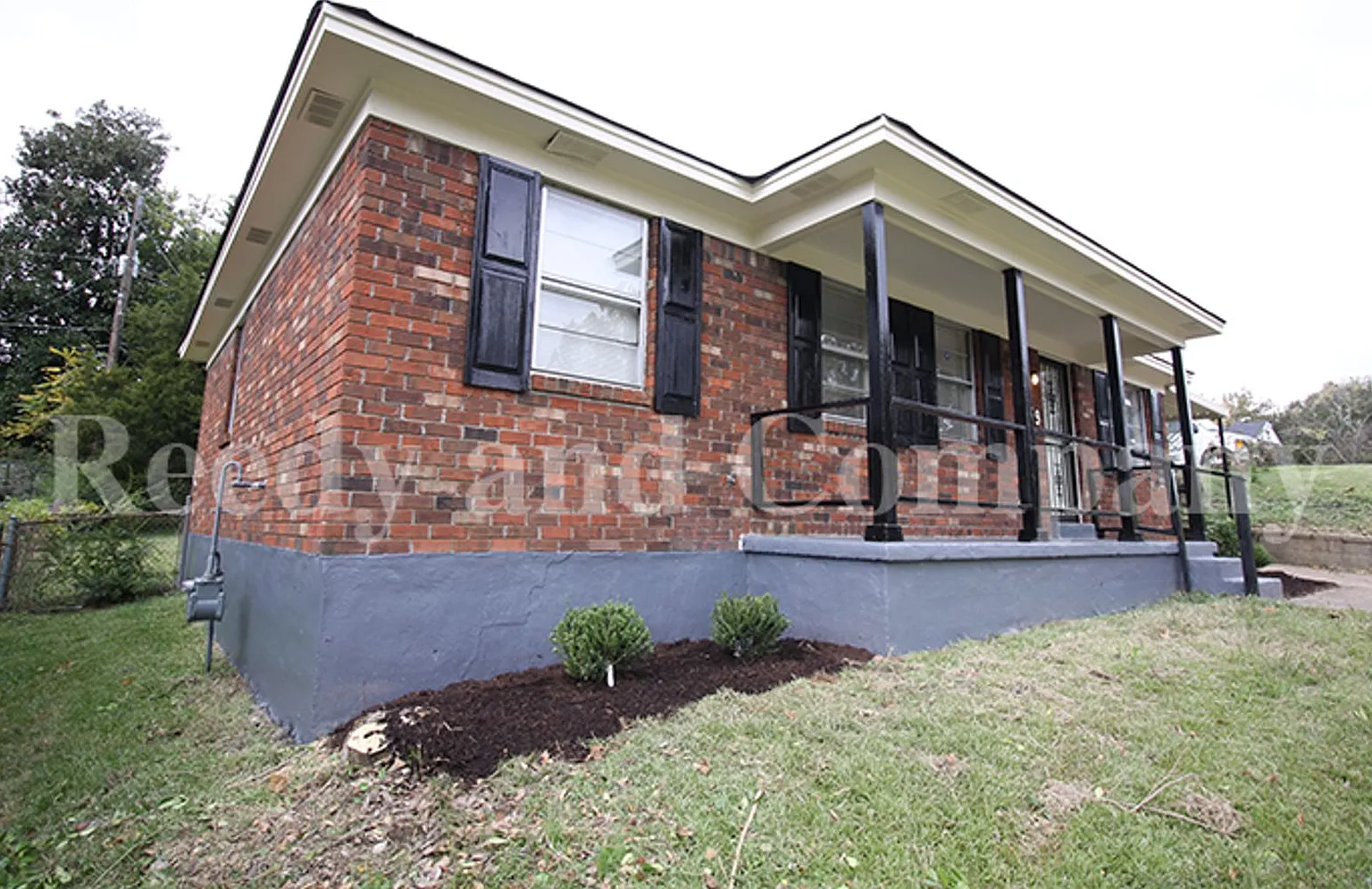 Welcome to 3489 Overton Crossing St in Memphis, TN! — Photo 2