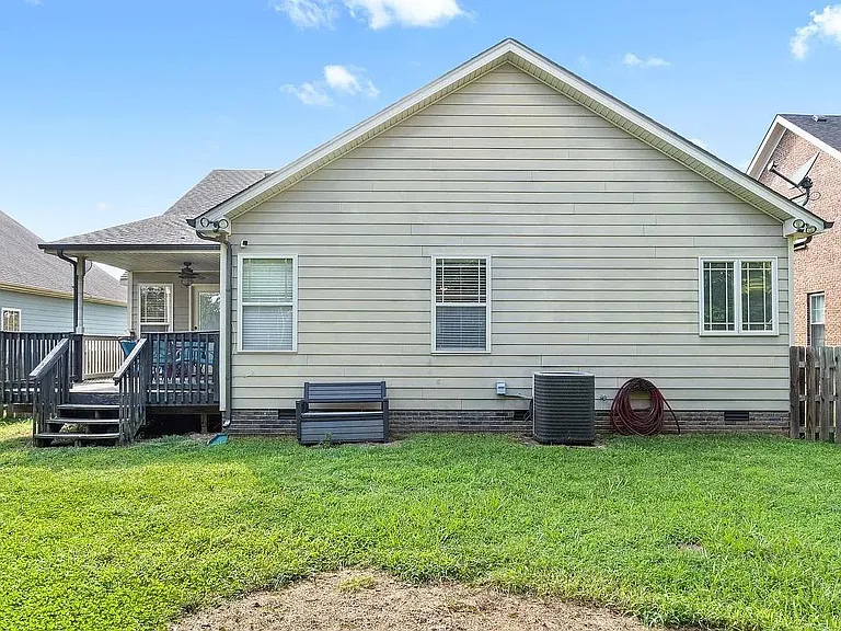 2231 Fairfax Dr — Photo 28
