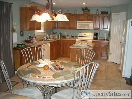 5th image of 628 Westport Dr