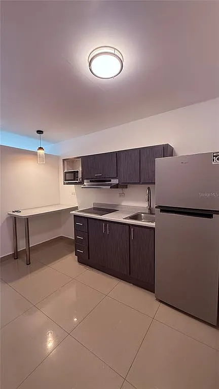 1 bed, 1.0 bath, $1,100 — Photo 2