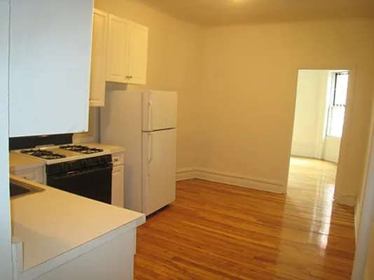 Rented by Metropolitan Equities | media 6