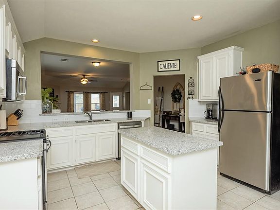 2nd image of 3220 Mystic Port Ln