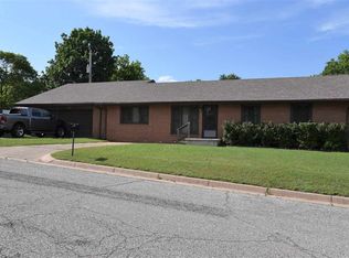 314 Overhill Rd, Arkansas City, KS 67005