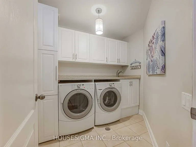 244 Tawny Cres — Photo 22