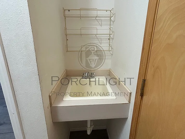 804 E Maberry Dr — Photo 12