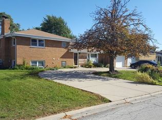 9415 Clancy Dr, Des Plaines, IL