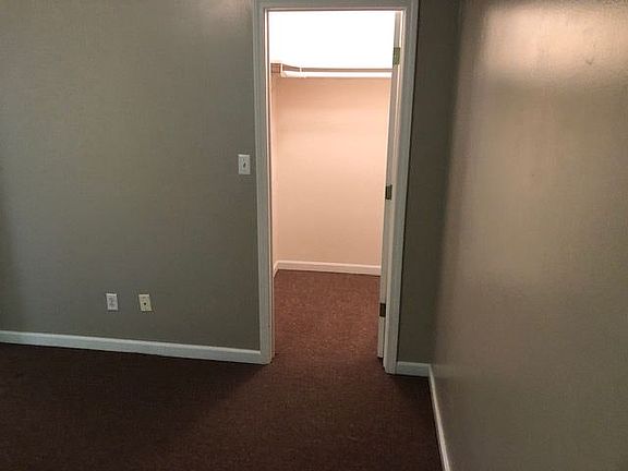 4th image of 418-420 Westbridge Dr