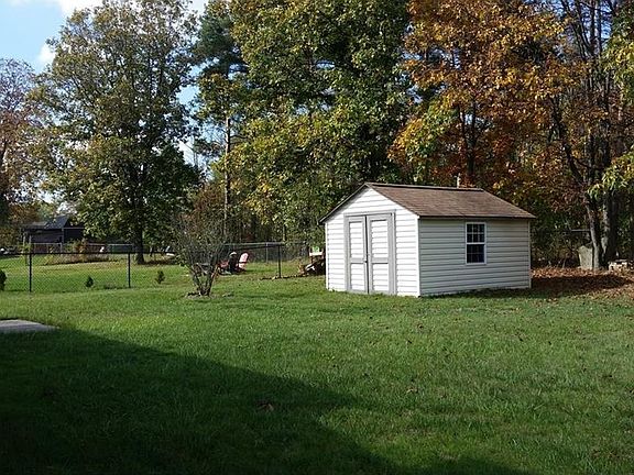 2nd image of 2911 Robert Pkwy