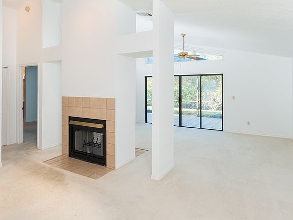 3rd image of 3482 Floral Palm Blvd