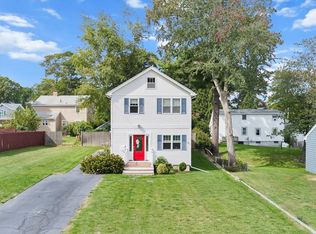 22 Maywood Rd, Lynnfield, MA 01940