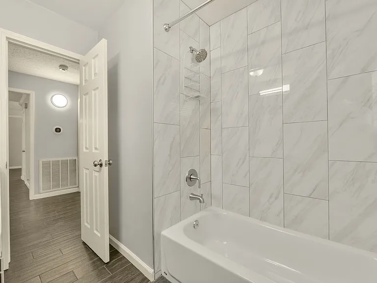 1125 Grace St — Photo 21