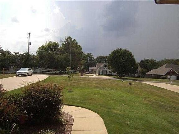 2nd image of 108 Charles Thomas Blvd