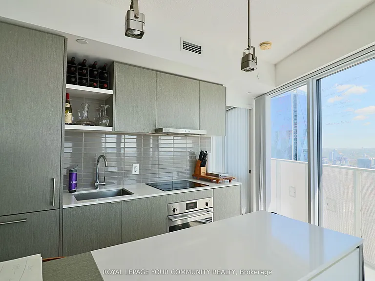 100 Harbour St #5207 — Photo 4