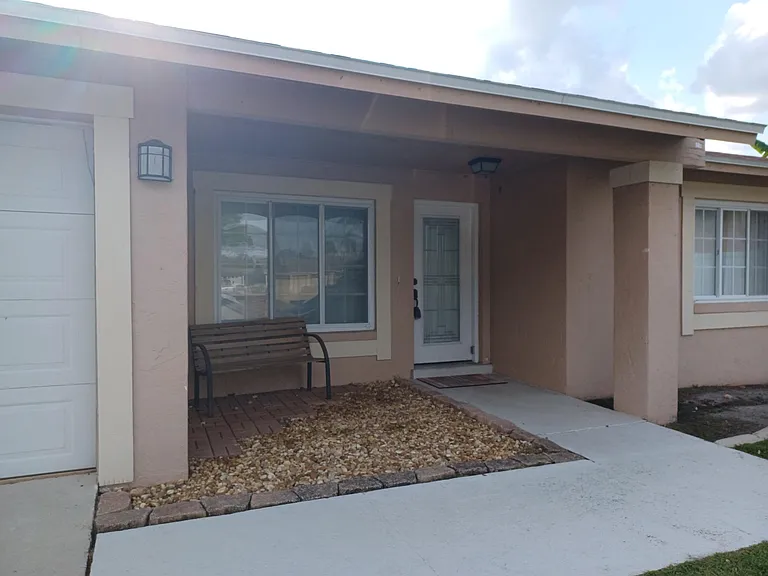 11424 Haymarket Ct — Photo 31