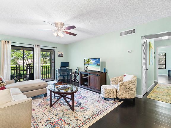 3rd image of 9785 Pineapple Tree Dr APT 202