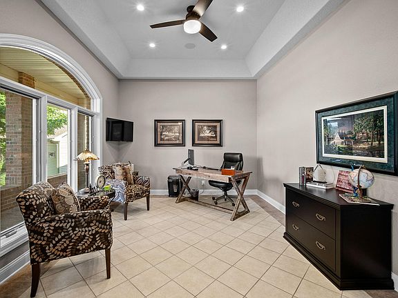 3rd image of 1125 Kinyon Cir