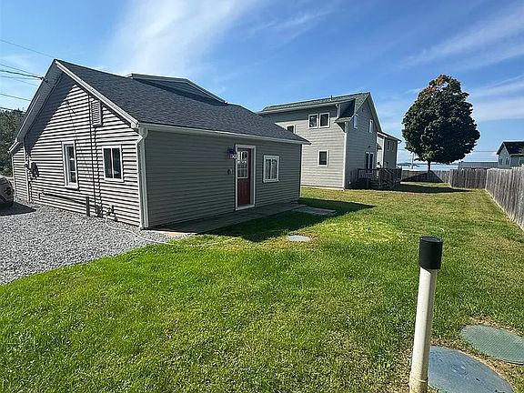 2nd image of 1040 Williams Rd