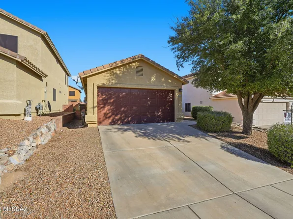 682 W Amber Sun Dr, Green Valley, AZ 85614