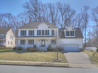 19 Ensign Dr, Groton, CT 06355