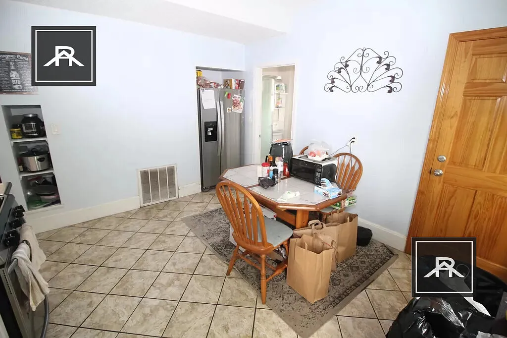 3 bed, 2.0 bath, $4,400 — Photo 2