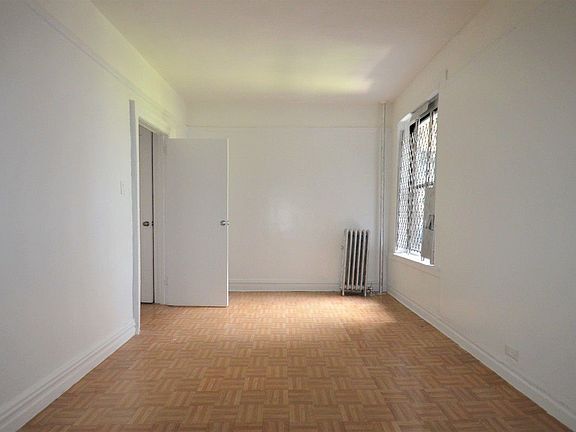5th image of 2690 Morris Ave APT 2E