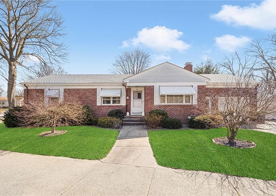 1st image of 169 Gentian Ave
