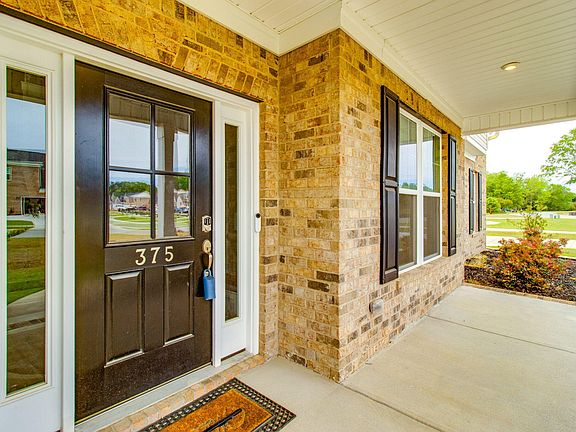 4th image of 375 Edenwood Dr