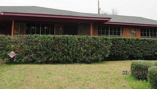 1st image of 3804 Chateau Dr