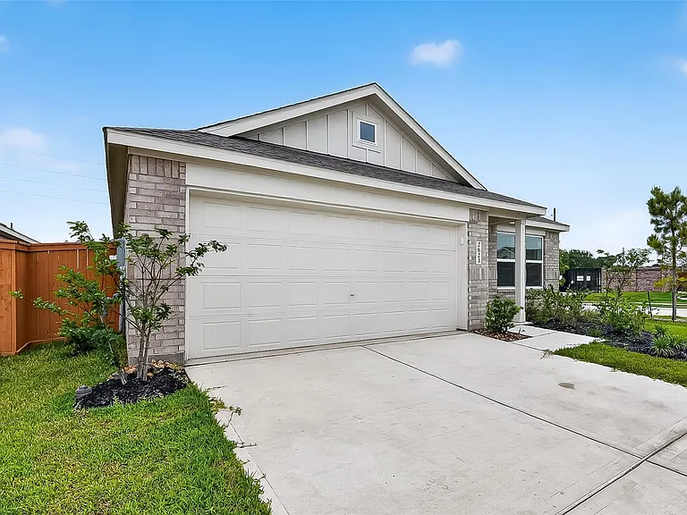 2623 American Ruby Dr — Photo 2