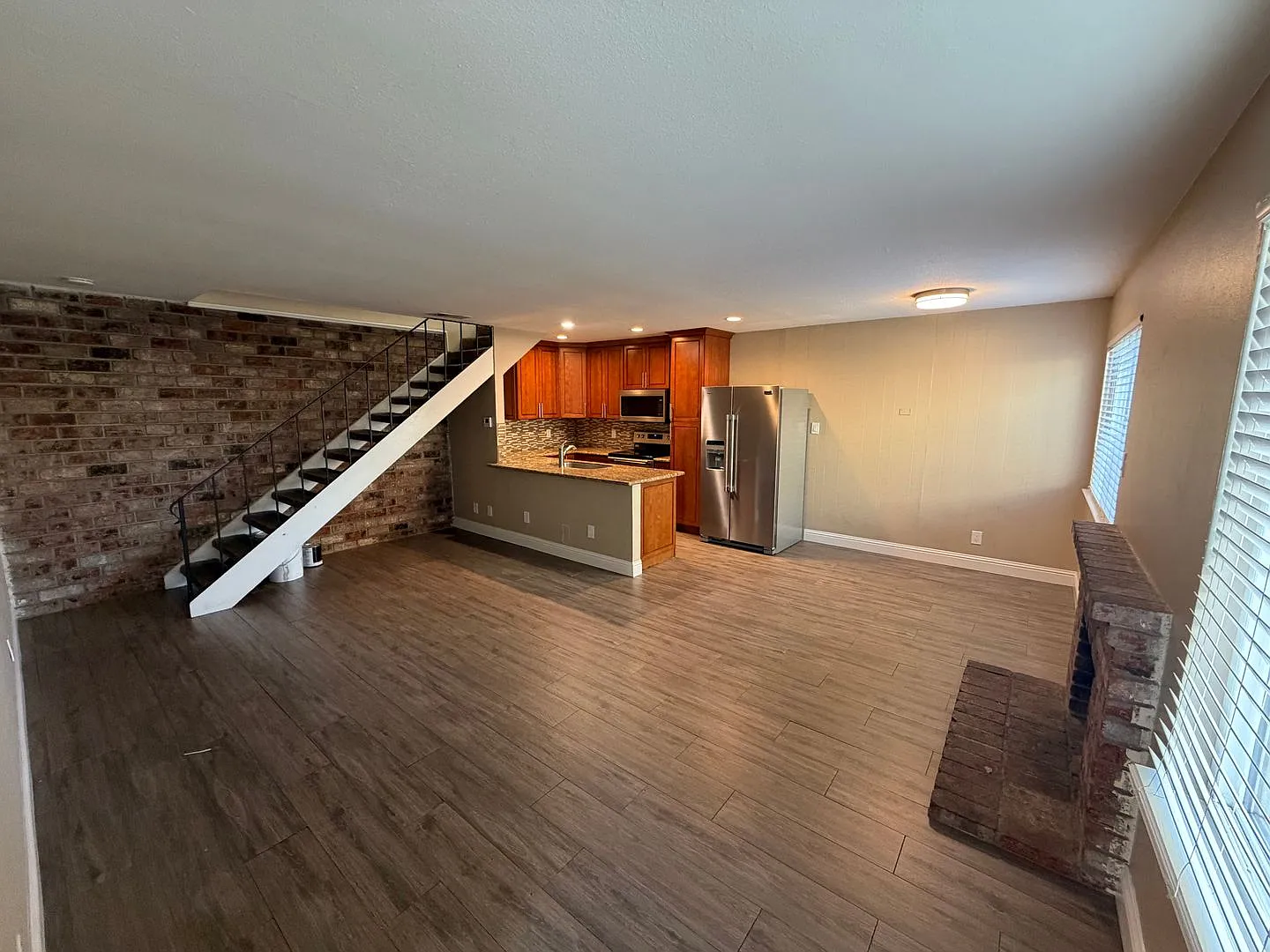 2 bedroom | 1 bathroom | Updated unit in Lemon Hill — Photo 4