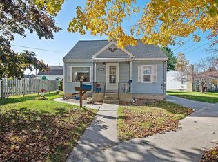 1608 Hawthorne Ave, Two Rivers, WI 54241