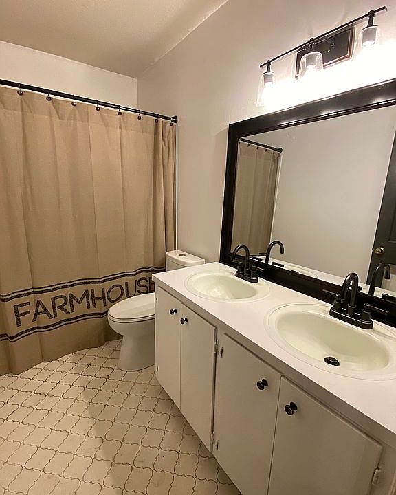Upstairs guest bathroom.
