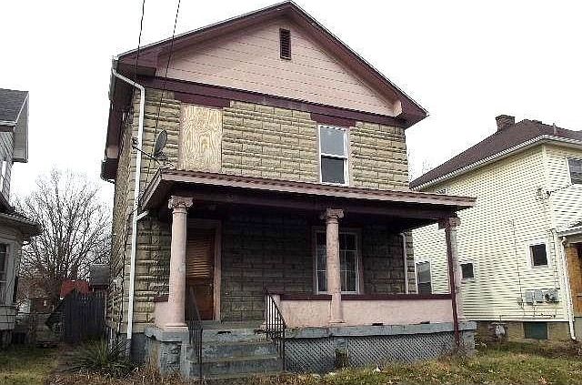 1st image of 520 Young St