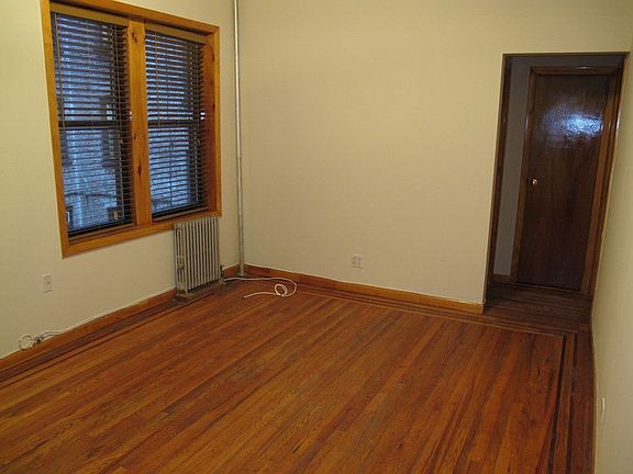 3rd image of 4528 42nd St APT 2A