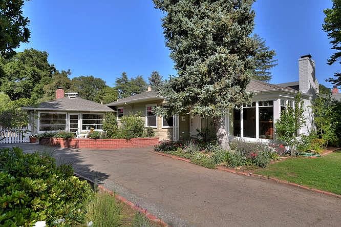 1st image of 15 Fillmer Ave