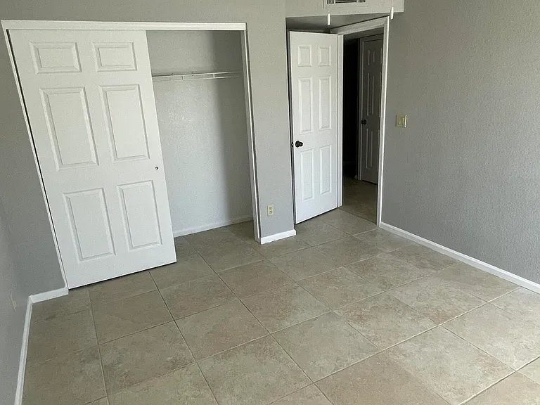 456 E Silver Creek Rd — Photo 21