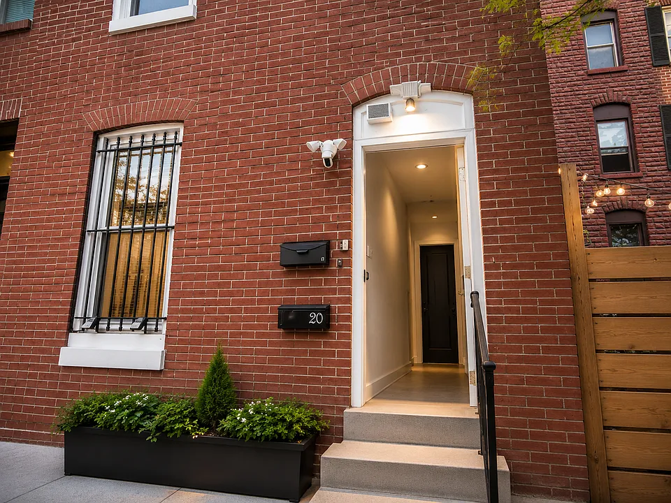 20 S Ann St