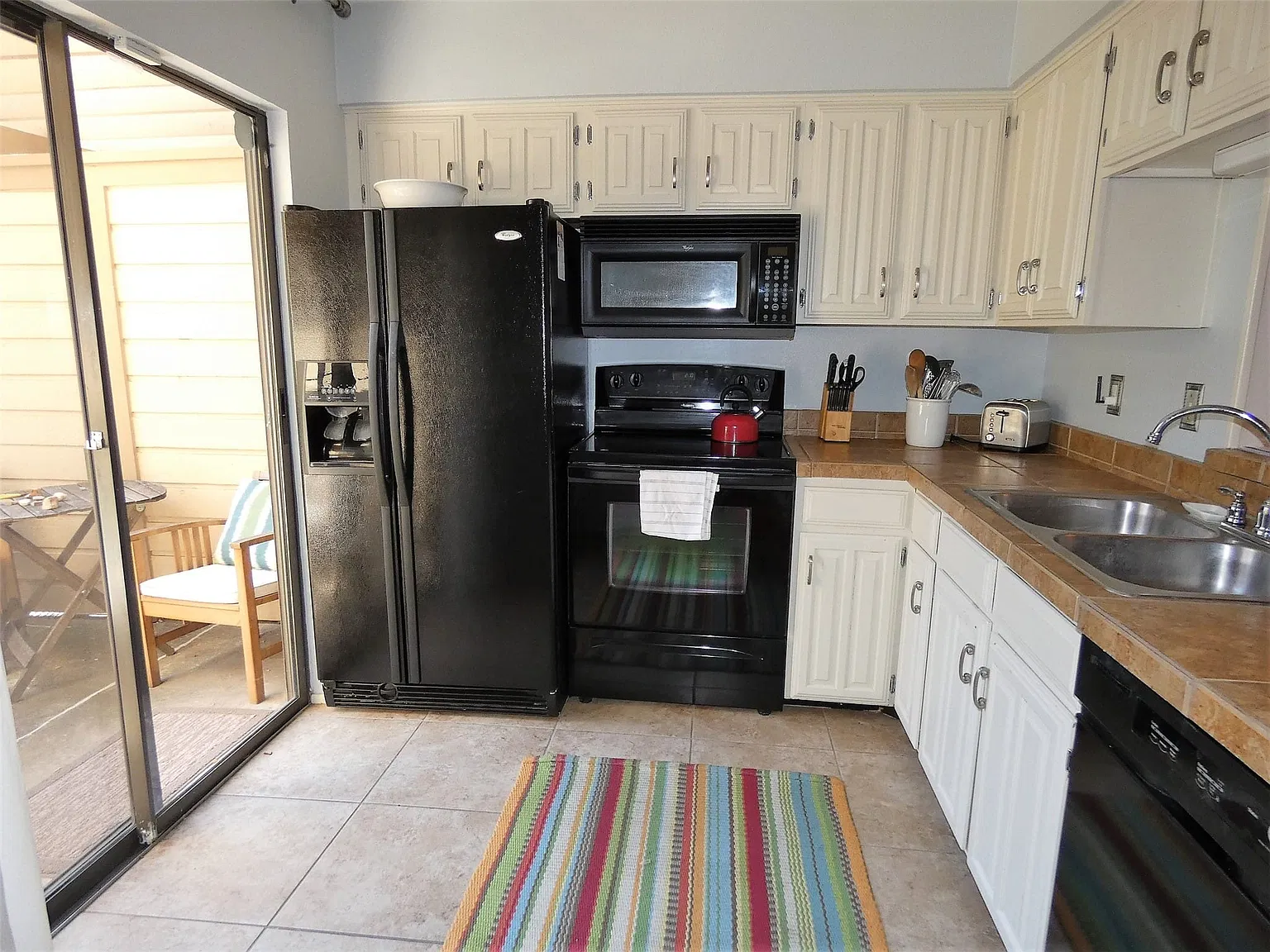 2 bed, 2.5 bath, 1180 sqft, $2,700 — Photo 4