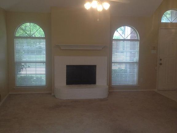 3rd image of 2800 Bent Brook Dr