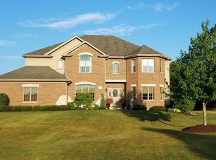6145 Stansbury Ln, Crystal Lake, IL 60014