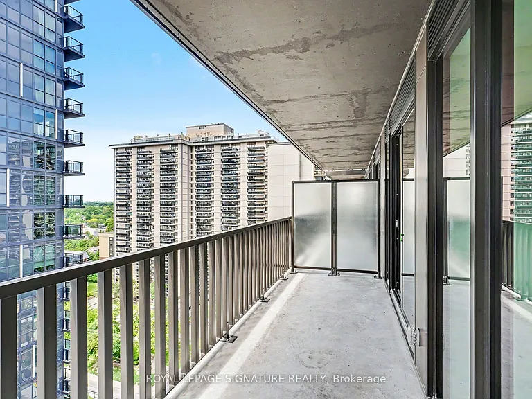 109 Erskine Ave #1111 — Photo 37