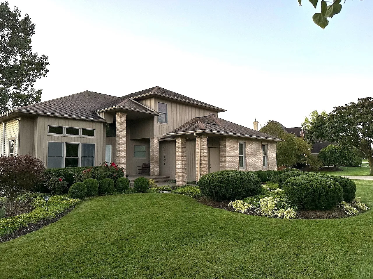 5807 Lakeshore Dr photo 1