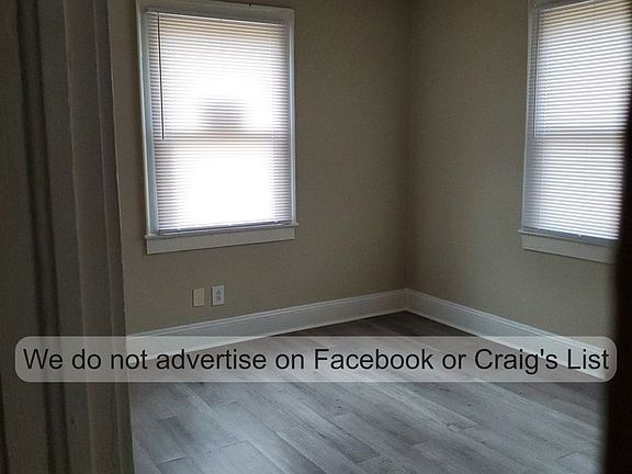 5th image of 257 N Windsor Dr
