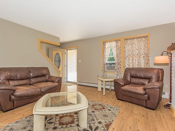 4th image of 6 Woodland St