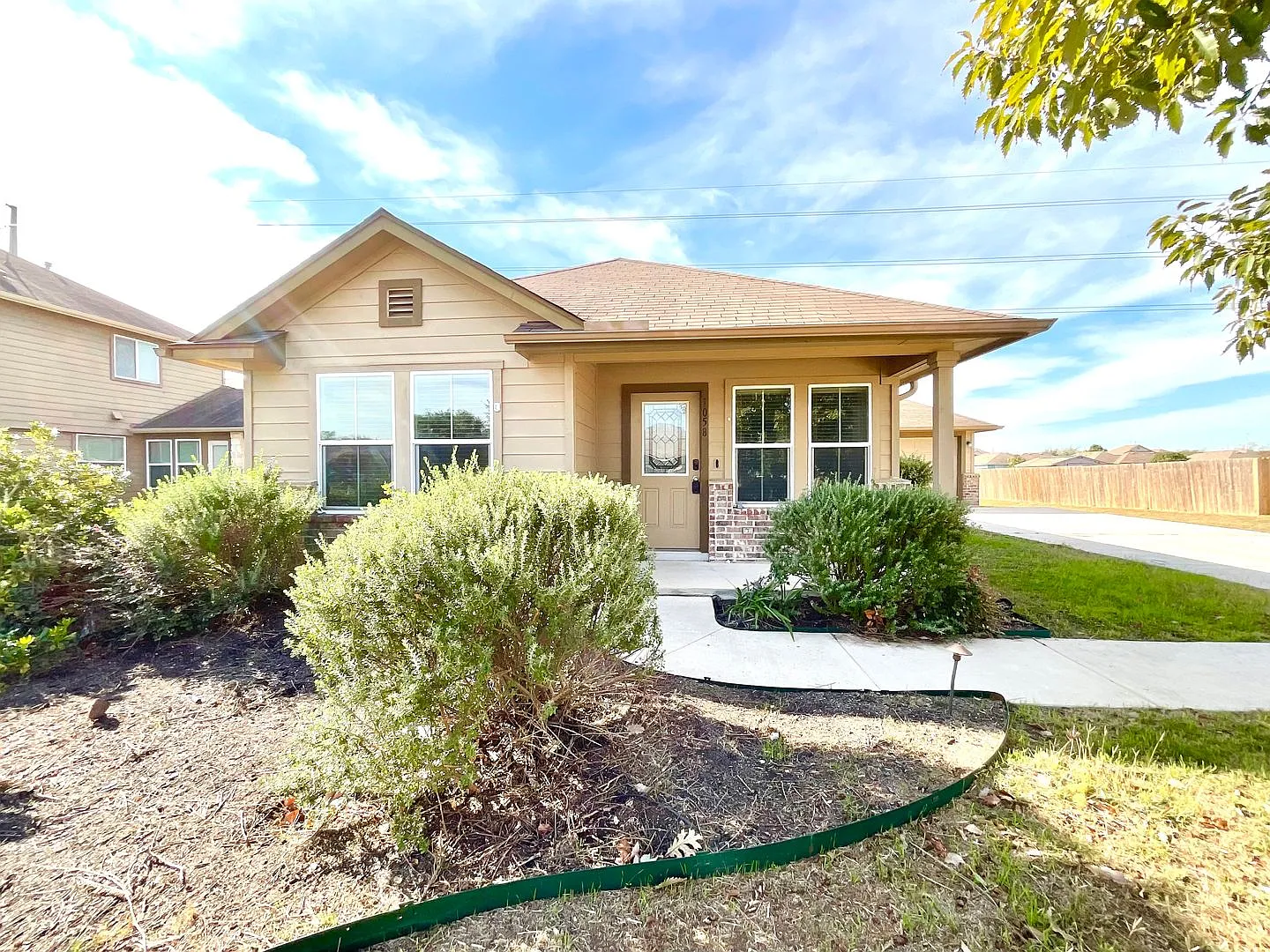 *Coming Soon* *Move In Special* Charming 3-Bedroom Home In Prime New Braunfels Location! — Photo 1
