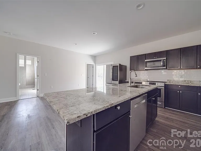 112 Rockwell Ct — Photo 5
