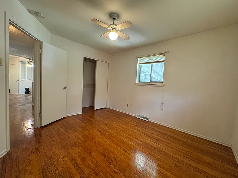 10 Shumate Ave — Photo 7